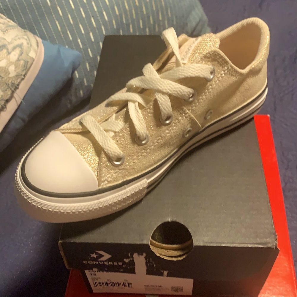 New converse girls